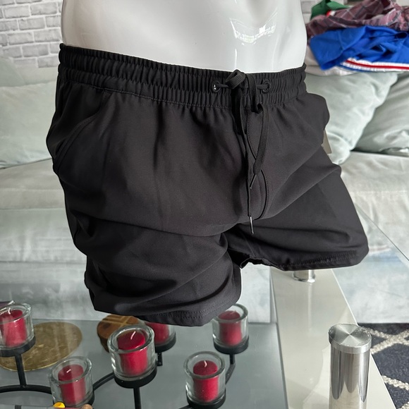 Men’s shorts - Picture 2 of 4